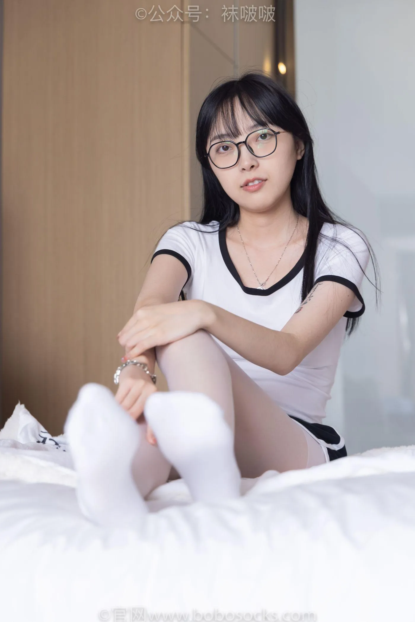 [BoBoSocks袜啵啵]NO.037 稚予-帆布鞋、短白棉袜、白丝 [136P]插图1